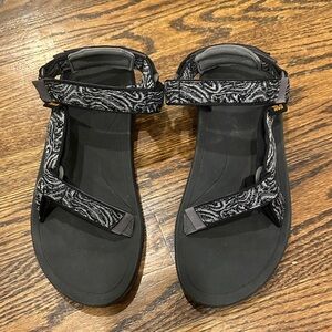 Teva Men’s Black and Gray Patterned Sandals
